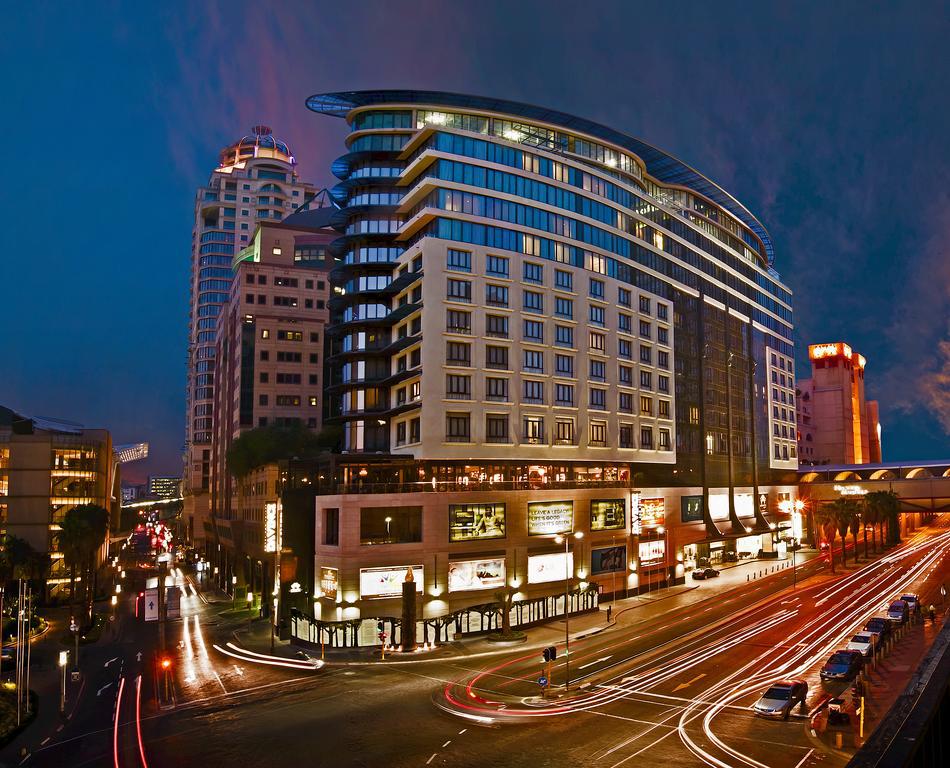 DaVinci Hotel on Nelson Mandela Square